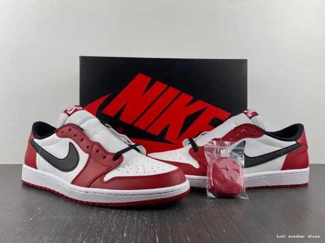 Rep LUCY Air Retro Low Jordan 705329-600 Chicago 1 0526